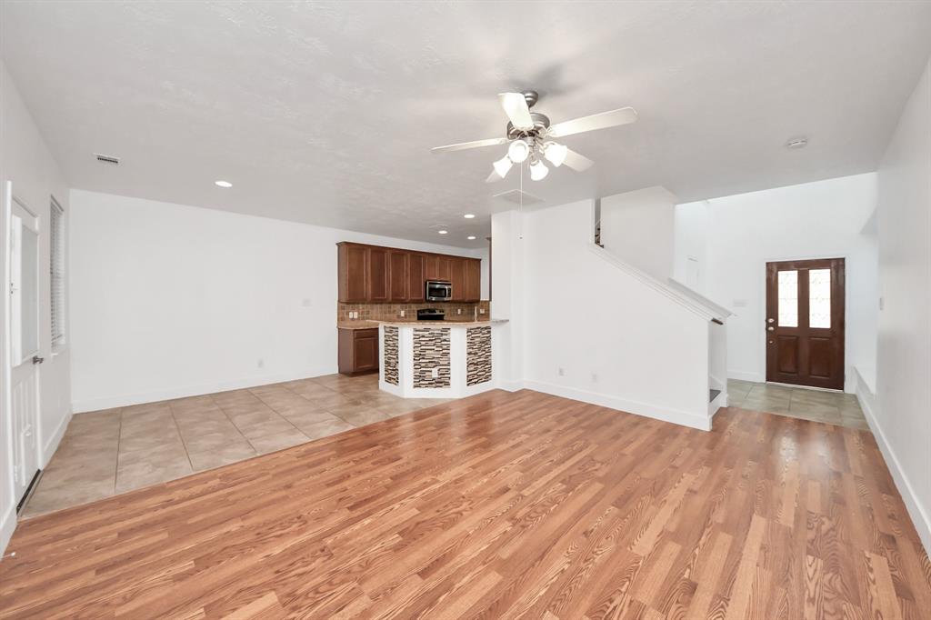 6 Whitekirk Place, Magnolia, Texas image 3