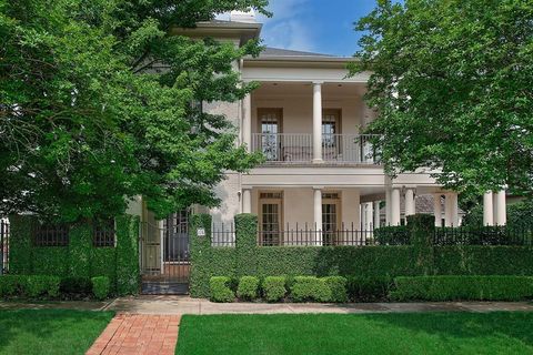 46 E Bay Boulevard The Woodlands TX 77380