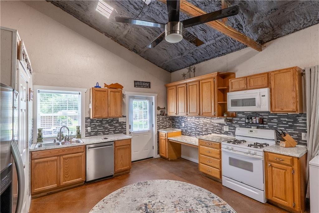 6443 Hardy Weedon Road, College Station, Texas image 35