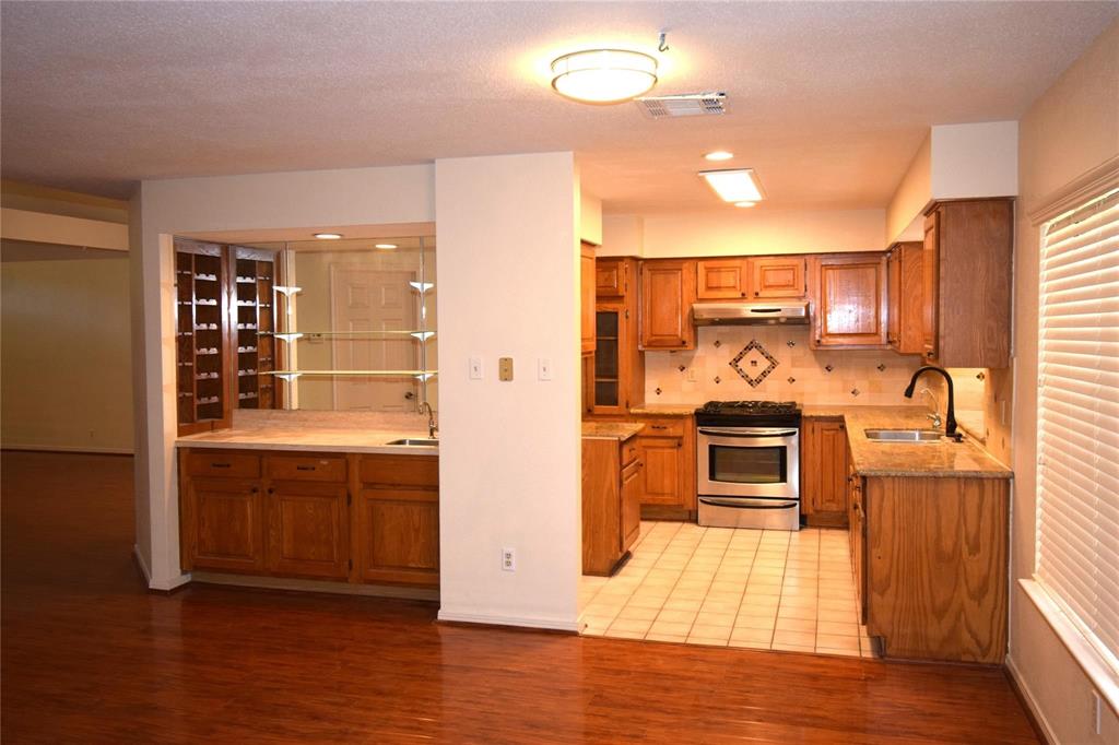 2926 Field Line Drive, Sugar Land, Texas image 12