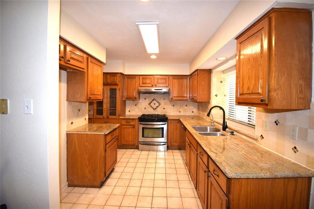 2926 Field Line Drive, Sugar Land, Texas image 13
