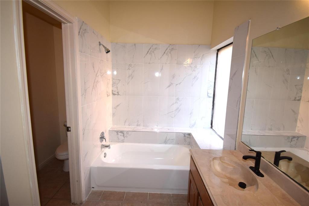 2926 Field Line Drive, Sugar Land, Texas image 21