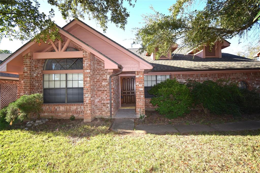 2926 Field Line Drive, Sugar Land, Texas image 2