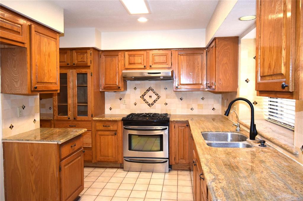 2926 Field Line Drive, Sugar Land, Texas image 14