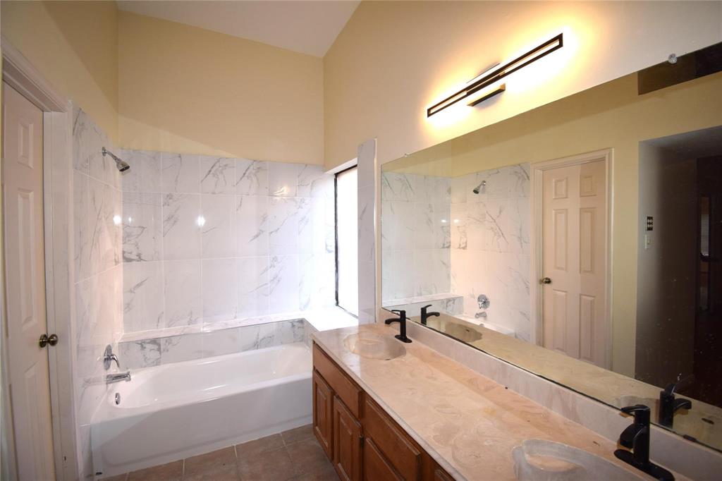 2926 Field Line Drive, Sugar Land, Texas image 20
