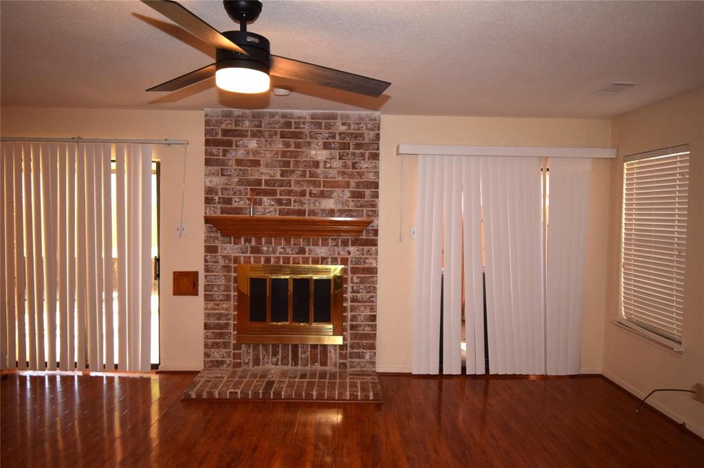 2926 Field Line Drive, Sugar Land, Texas image 9