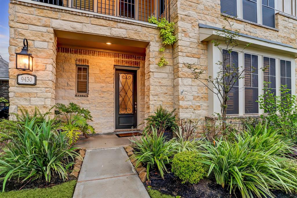 9430 Buttonbrush Court