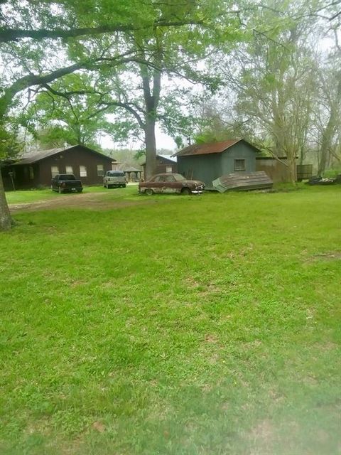 Single Family Residence in Cleveland TX 1967 County Road 2166.jpg