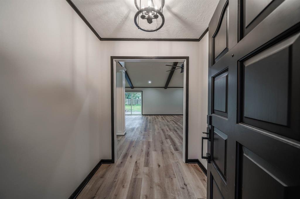 213 Westview Drive, Sealy, Texas image 3