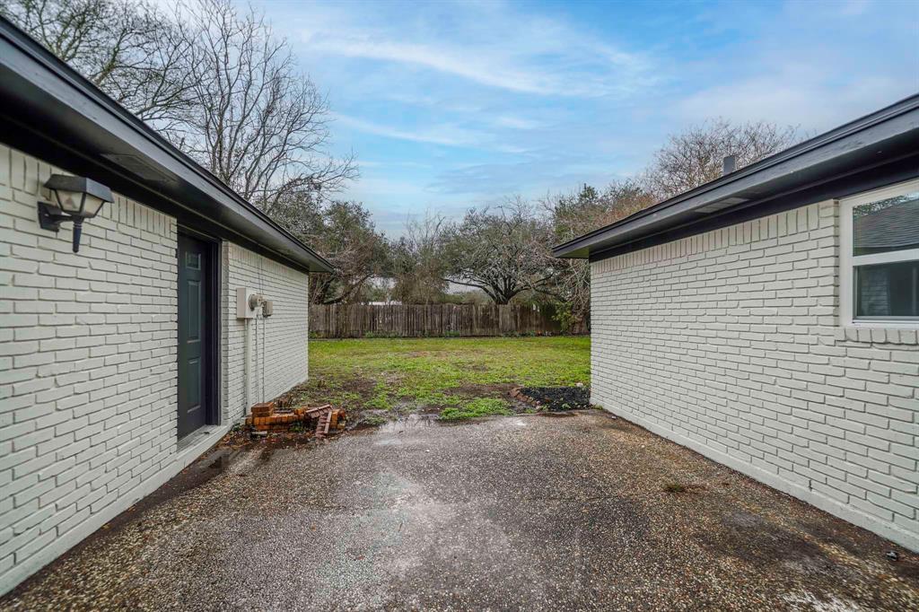 213 Westview Drive, Sealy, Texas image 22