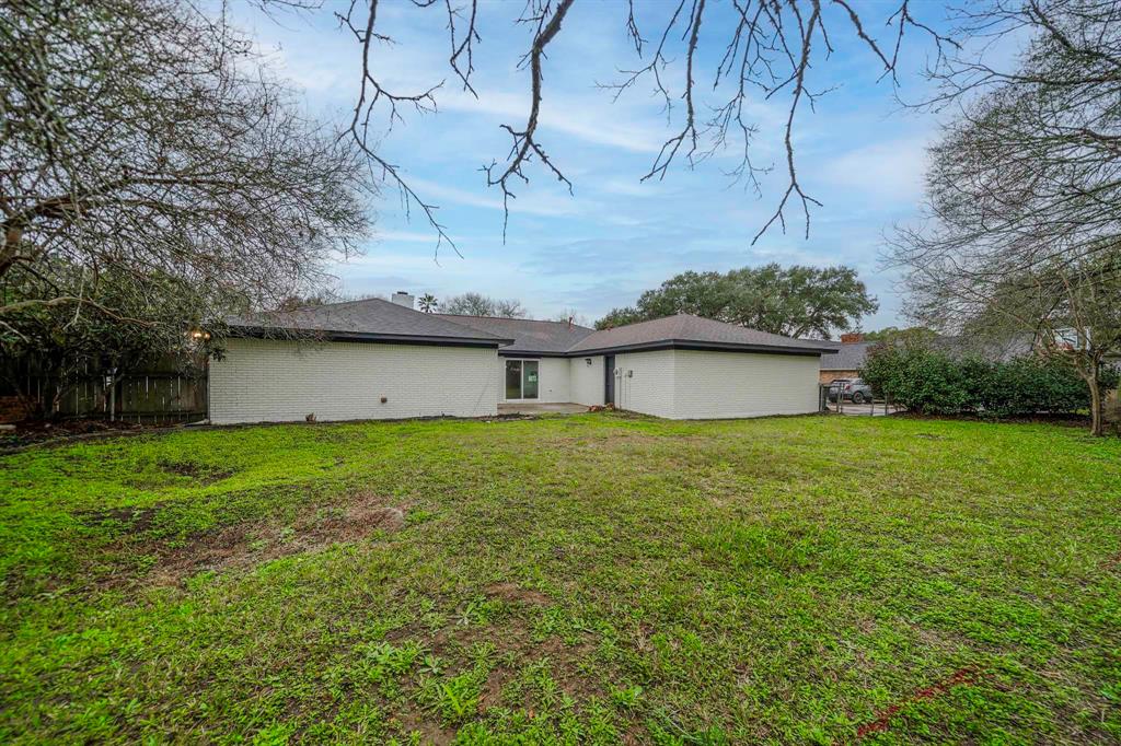 213 Westview Drive, Sealy, Texas image 24