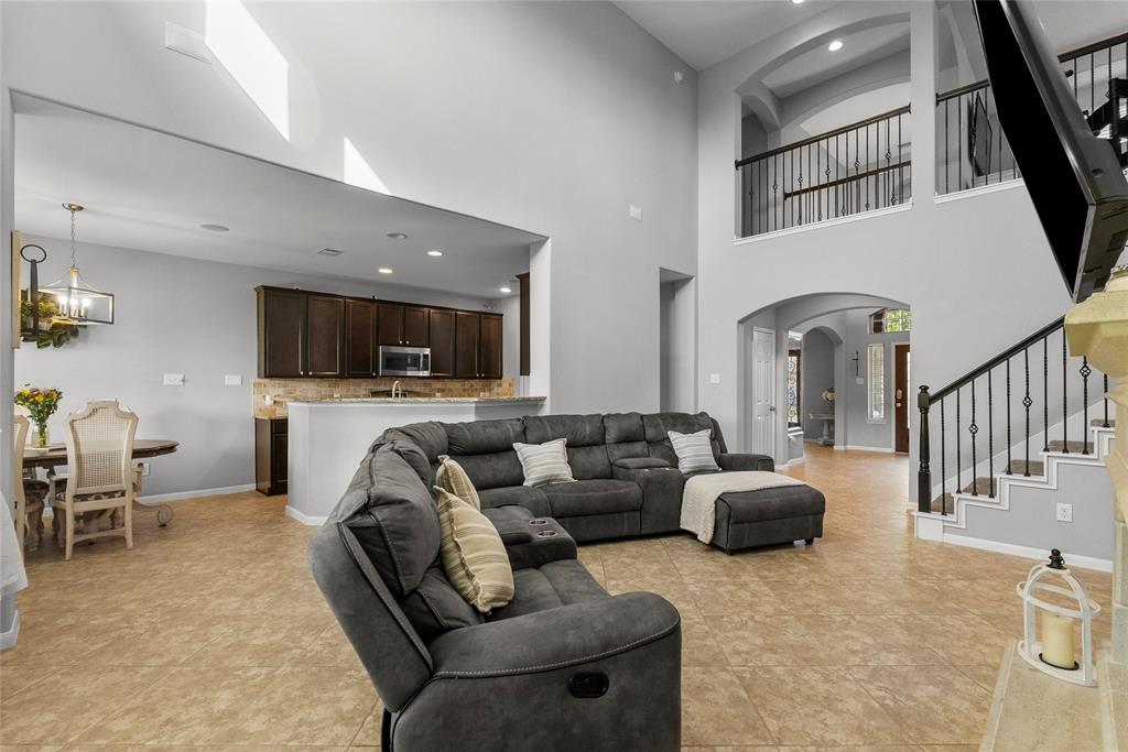 2424 Santiago Lane, League City, Texas image 9