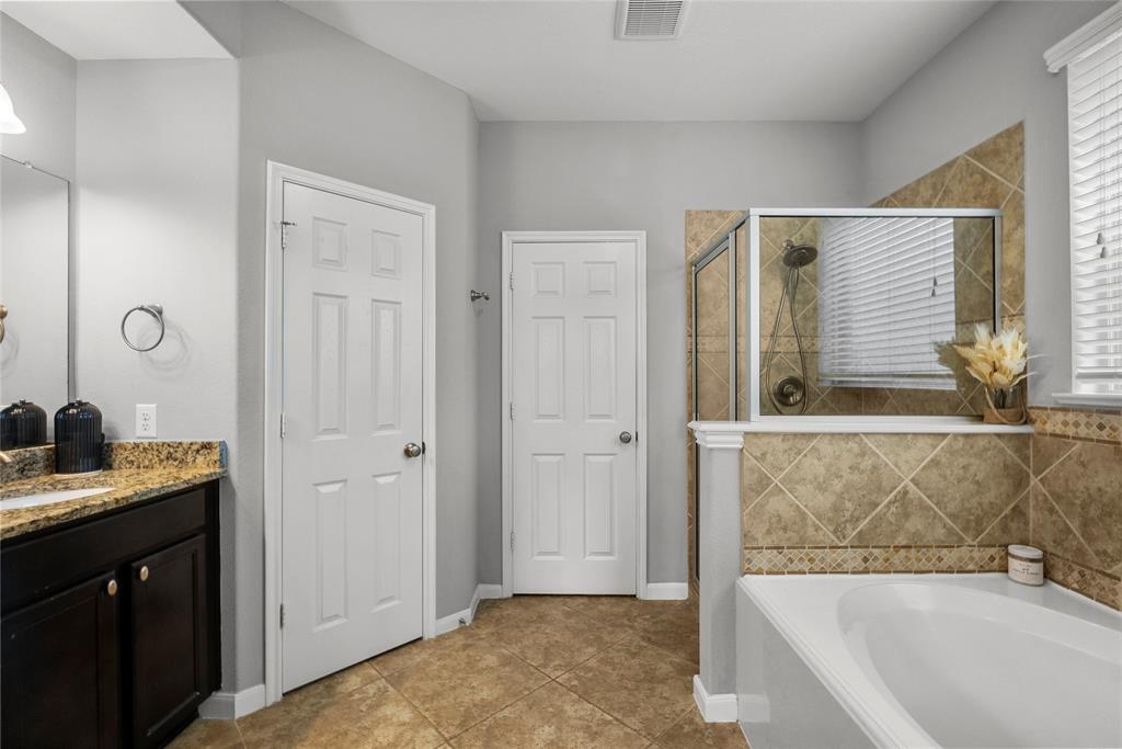 2424 Santiago Lane, League City, Texas image 13