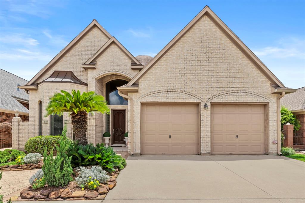 4513 Country Club View