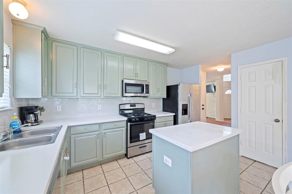 3318 Forest Willow Lane, Houston, Texas image 6