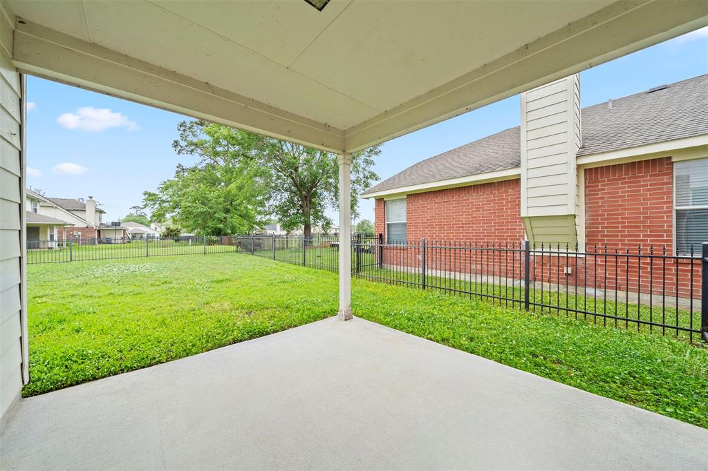 3318 Forest Willow Lane, Houston, Texas image 26