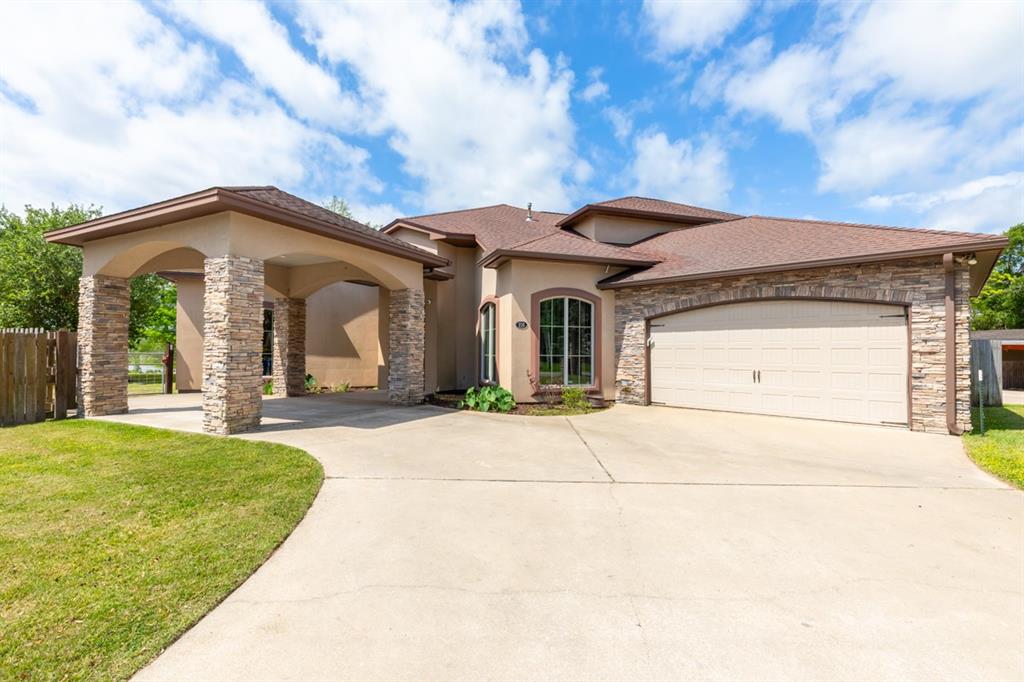 216 Berwick Drive, Bridge City, Texas image 1