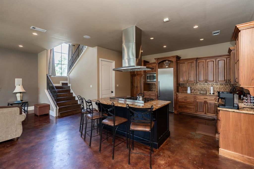216 Berwick Drive, Bridge City, Texas image 7