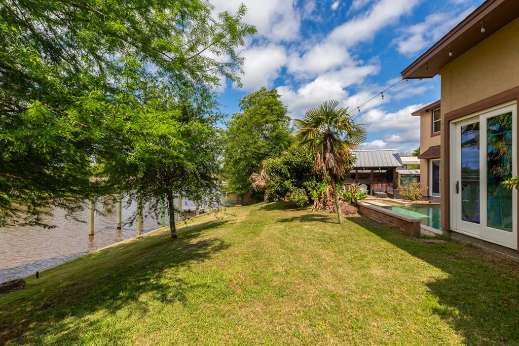 216 Berwick Drive, Bridge City, Texas image 31