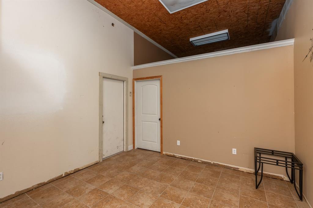 216 Berwick Drive, Bridge City, Texas image 27