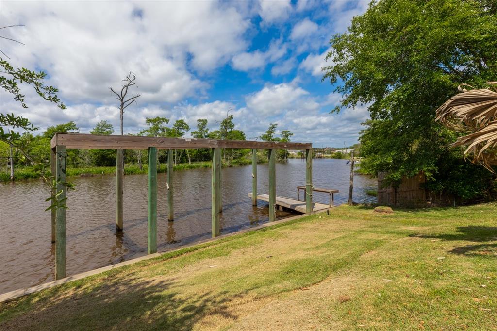 216 Berwick Drive, Bridge City, Texas image 33