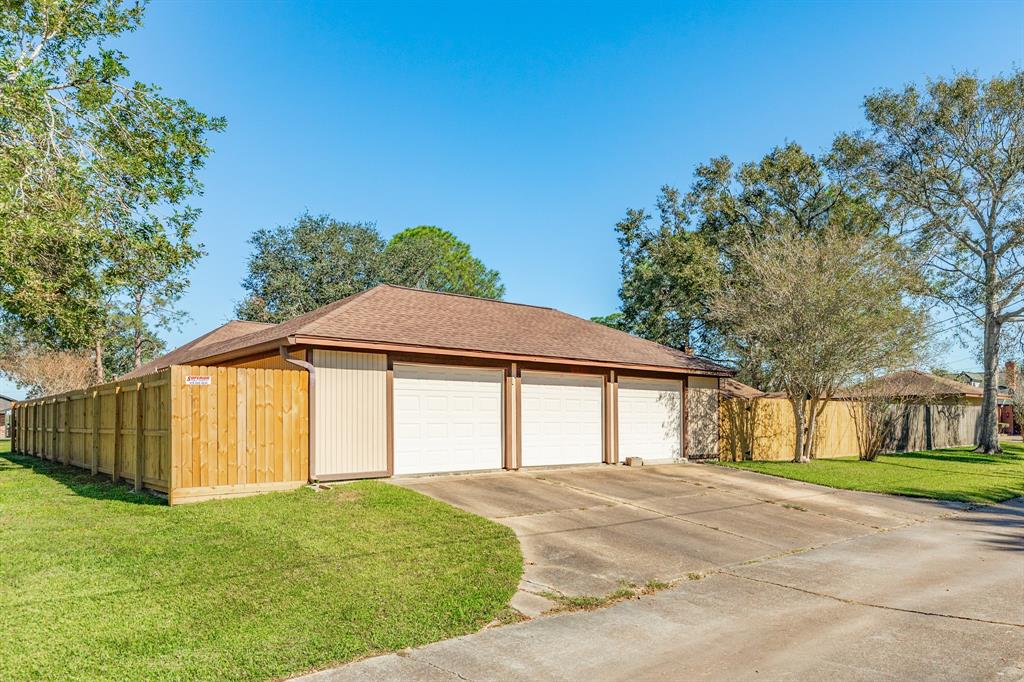 33 N Erik Drive, Angleton, Texas image 25