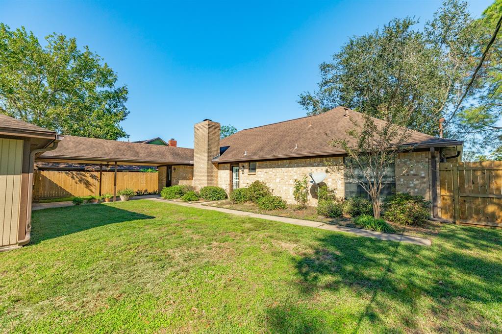 33 N Erik Drive, Angleton, Texas image 24