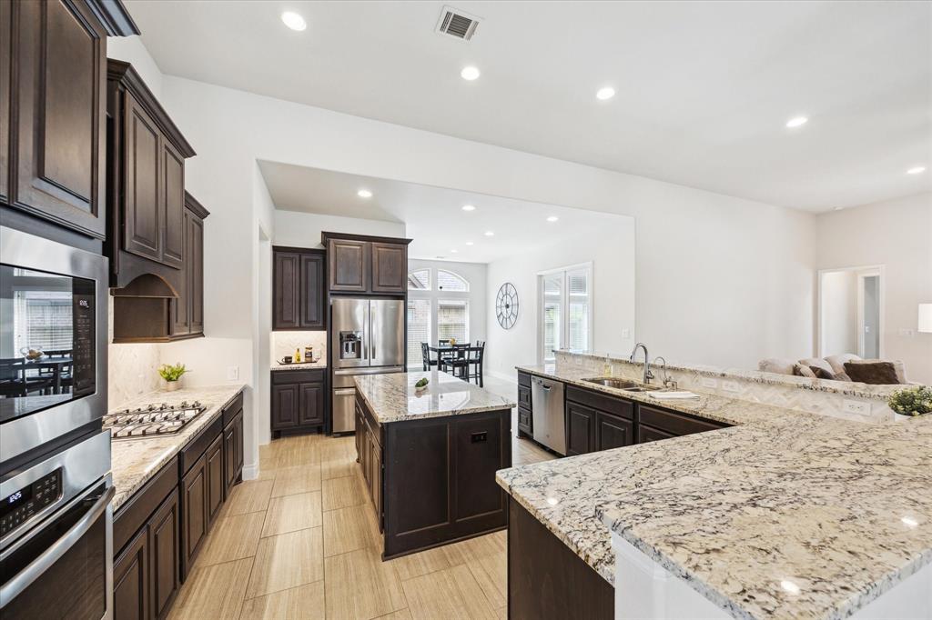 2314 Umber Oaks Lane, Brookshire, Texas image 13