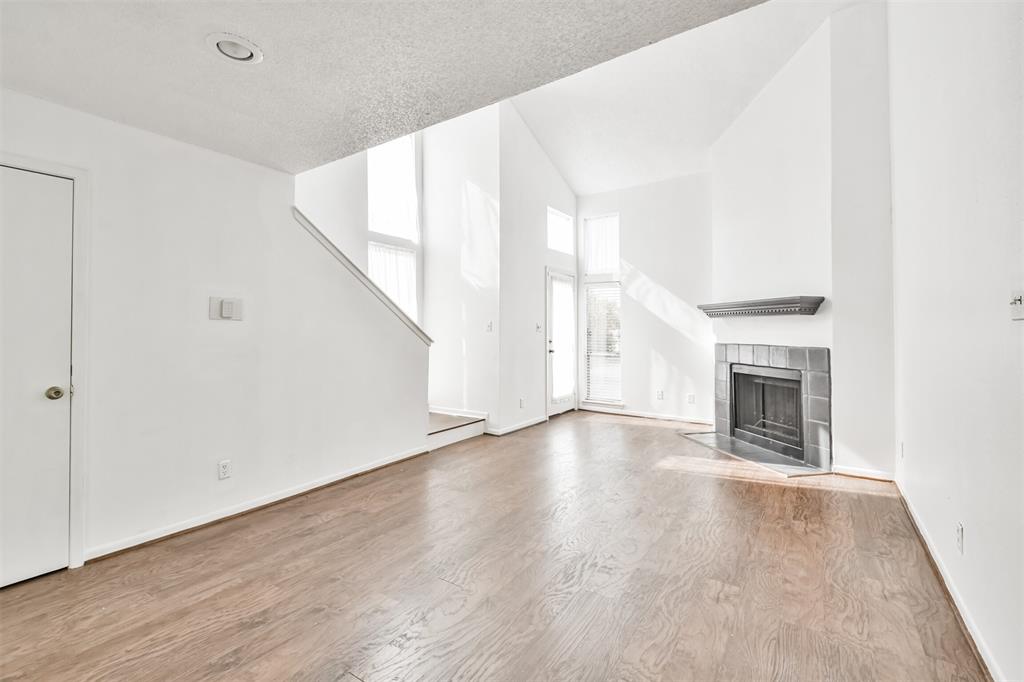 10855 Meadowglen Lane 821