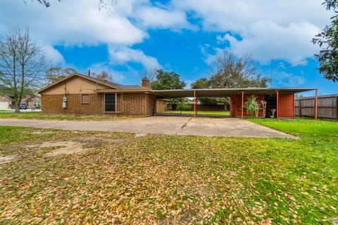 Single Family Residence in Pasadena TX 3611 Cadena Drive 1.jpg