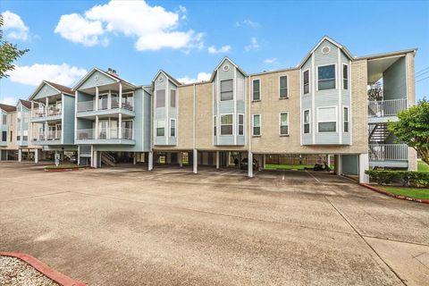 Photo of 18617 Egret Bay Boulevard #308, Webster, TX 77058 (MLS # 22002330)
