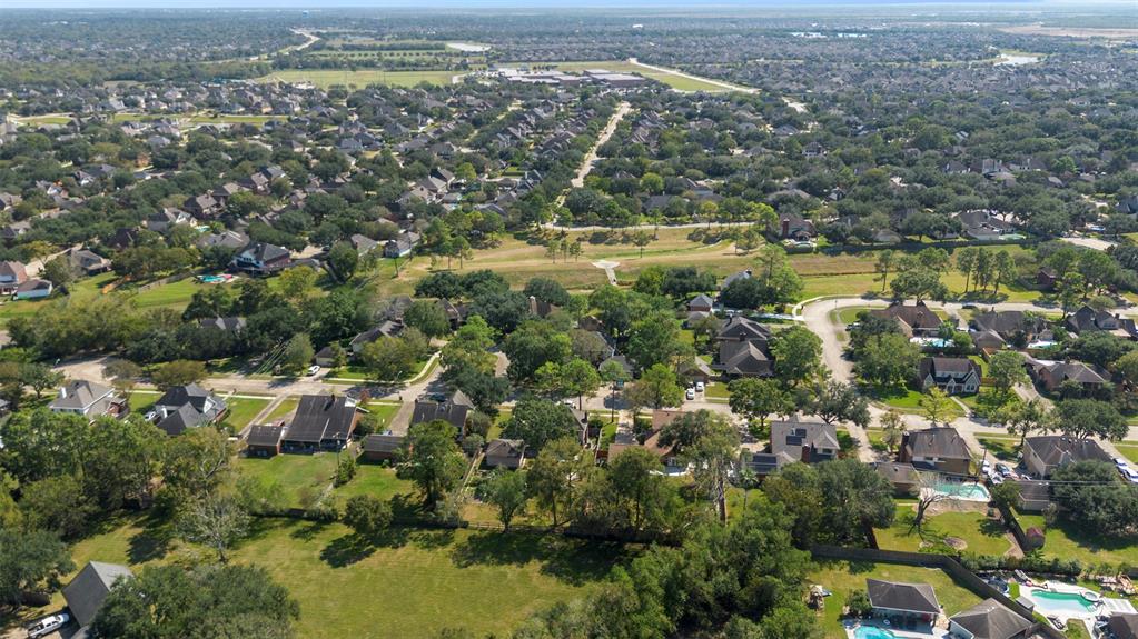 1008 Middlecreek Street, Friendswood, Texas image 29