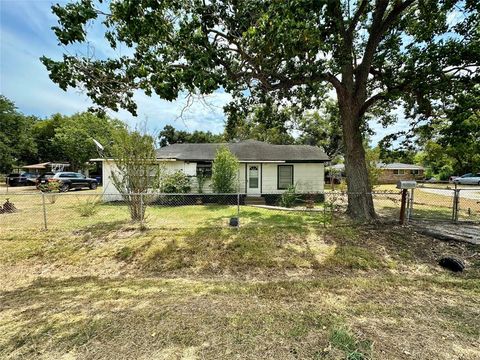 A home in Clute