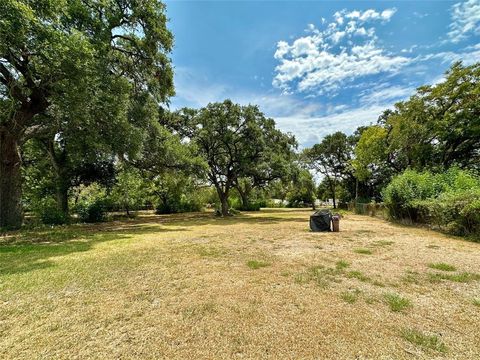 Single Family Residence in Clute TX 609 Harvey Street.jpg