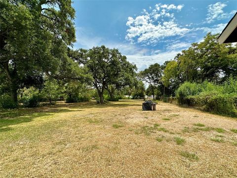 A home in Clute