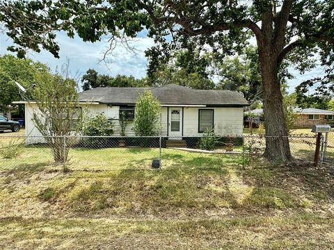 A home in Clute