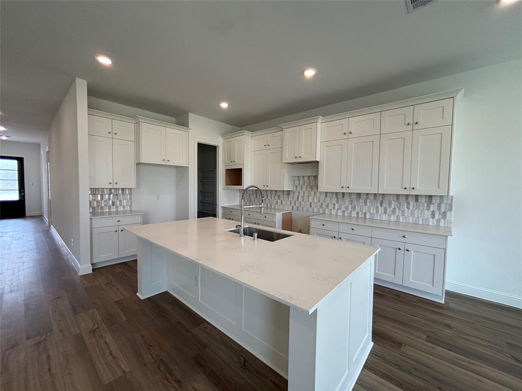 2423 Daisy Meadow Place, Fulshear, Texas image 10