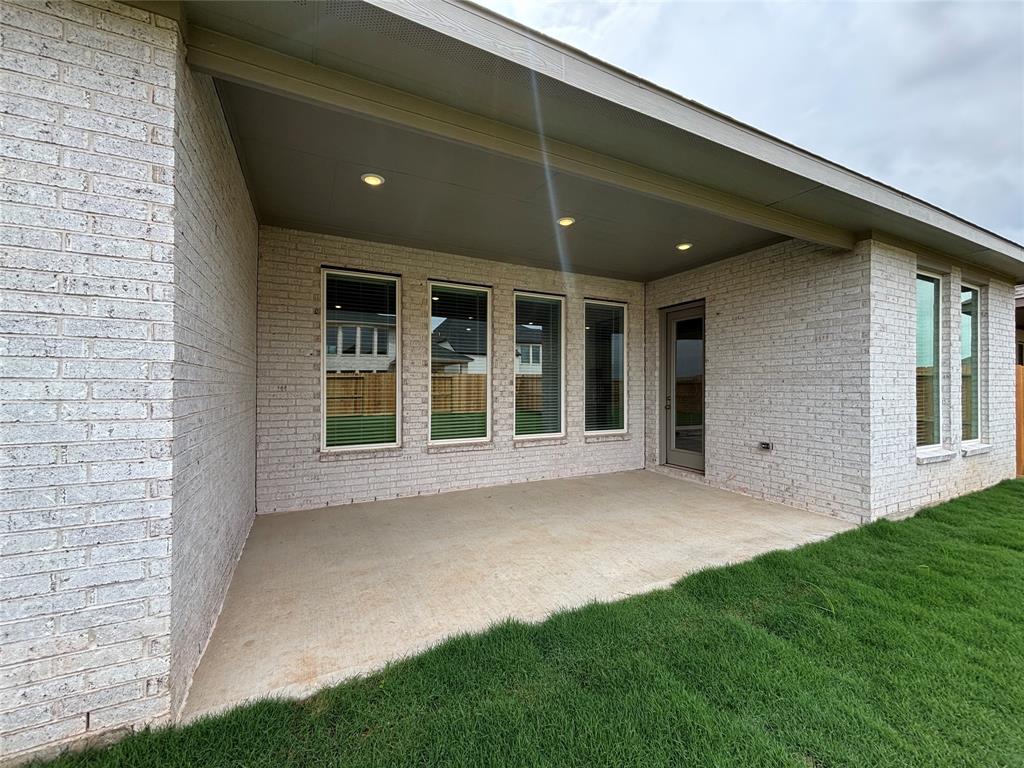 2423 Daisy Meadow Place, Fulshear, Texas image 19