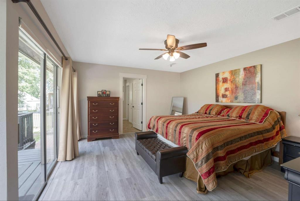 206 Springs Edge Drive, Conroe, Texas image 25