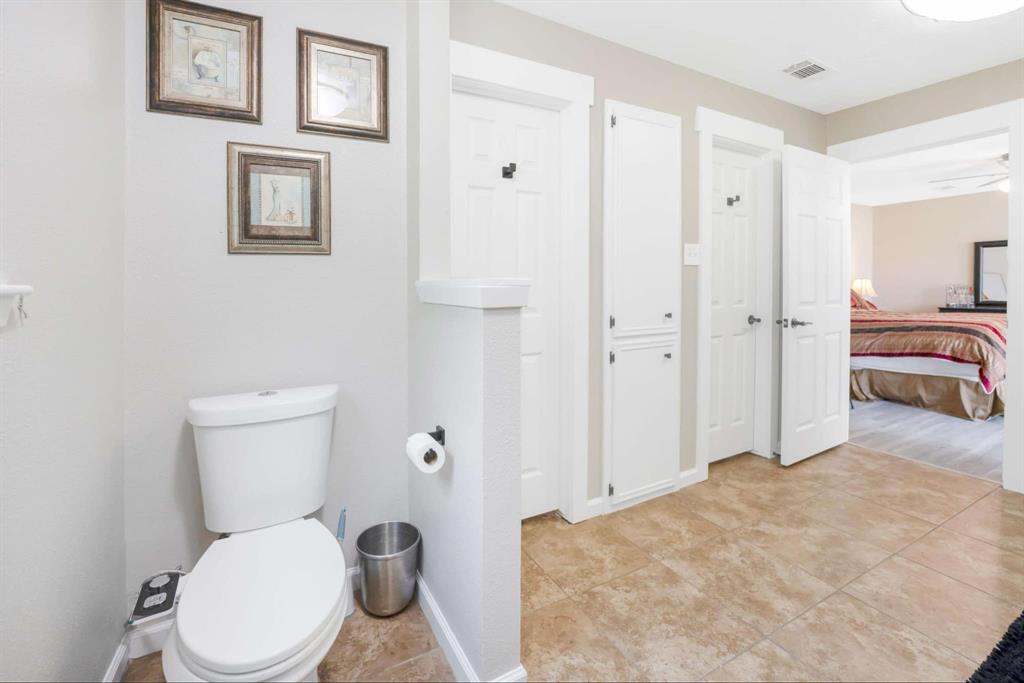 206 Springs Edge Drive, Conroe, Texas image 31