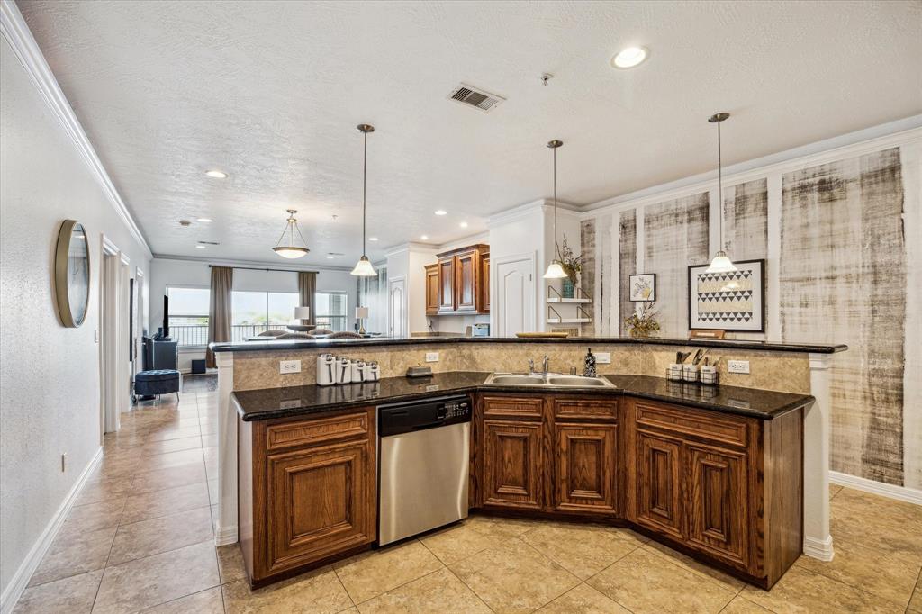7037 Kingston Cove Ln #315, Willis, Texas image 8