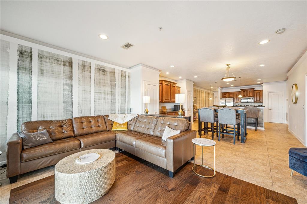 7037 Kingston Cove Ln #315, Willis, Texas image 2