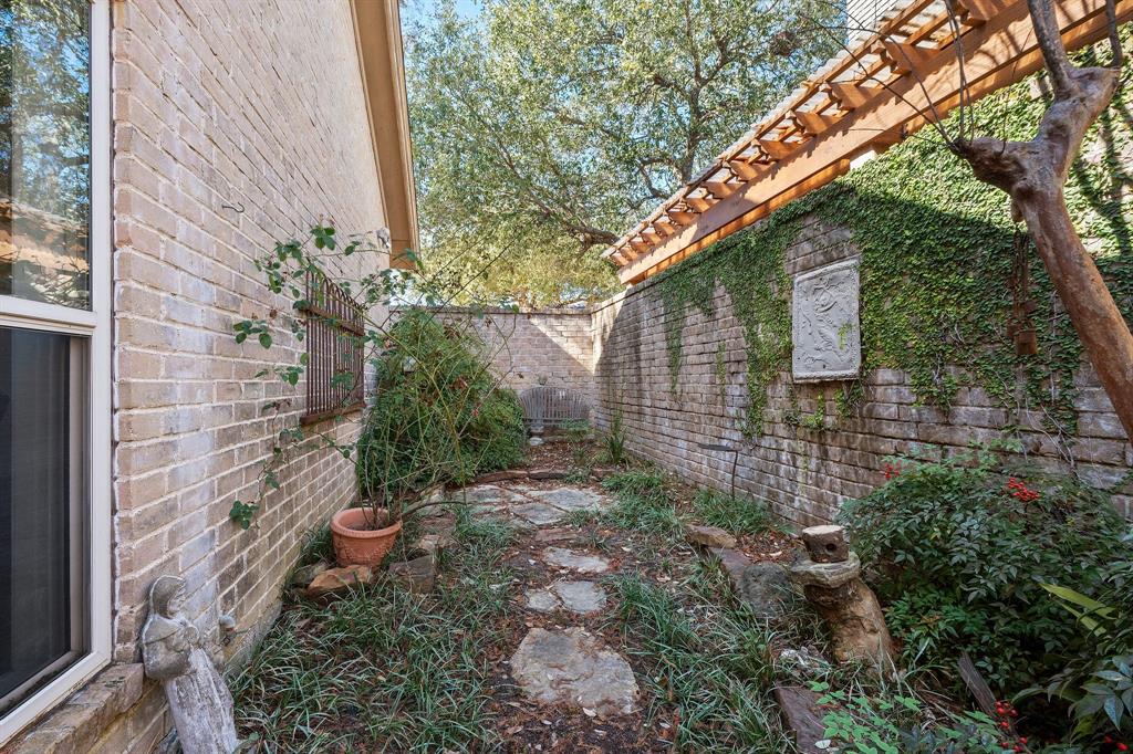 802 Dogwood Lane, Bryan, Texas image 22