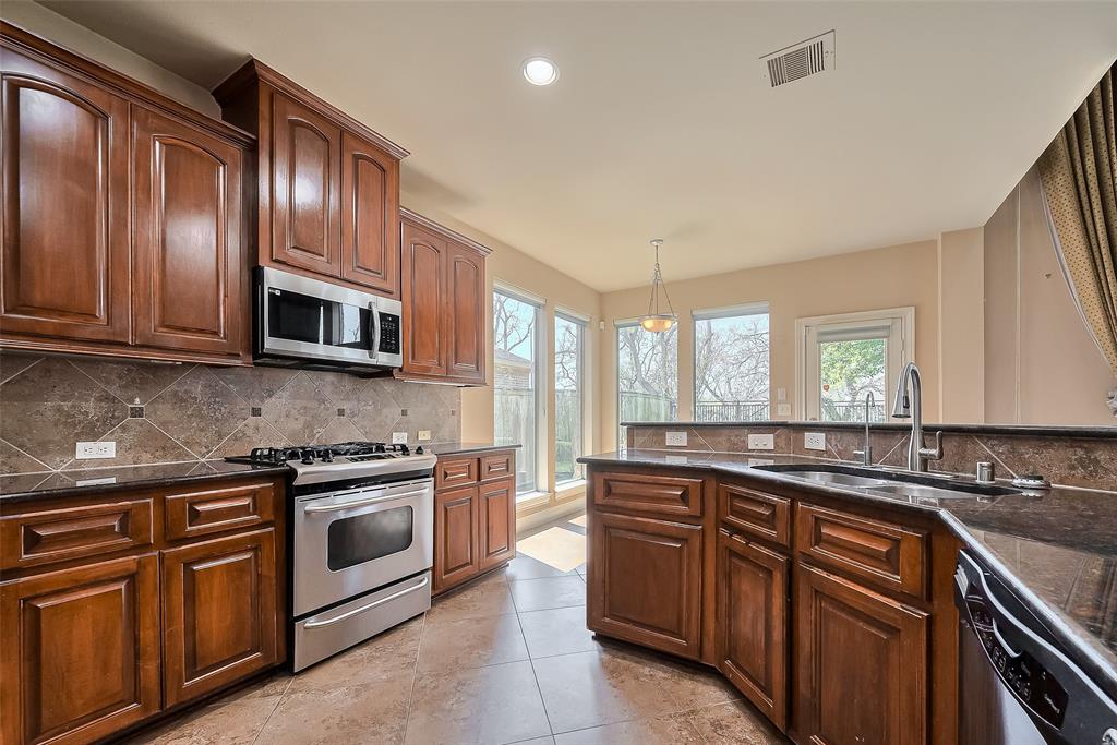 4131 Regal Stone Lane, Sugar Land, Texas image 20