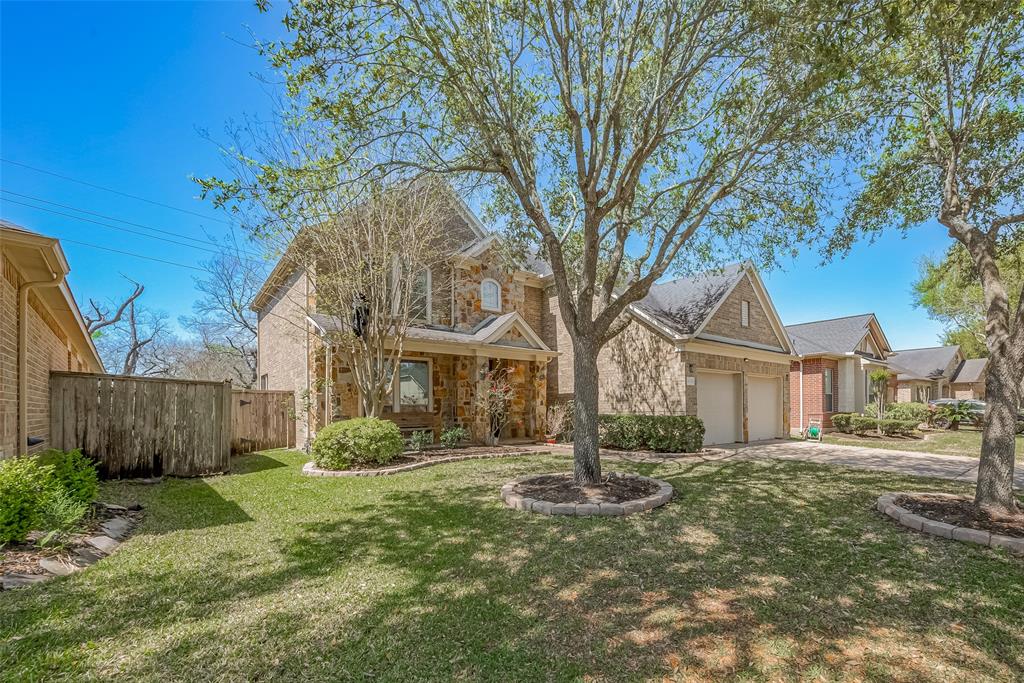 4131 Regal Stone Lane, Sugar Land, Texas image 2