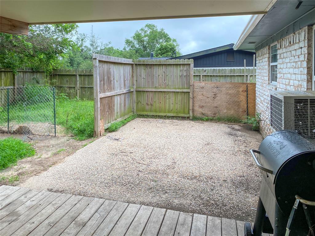 108 Crestview Drive, Hitchcock, Texas image 14