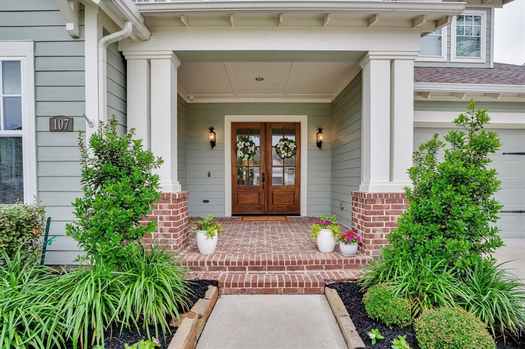 107 E Sawyer Ridge Drive, Spring, Texas image 3