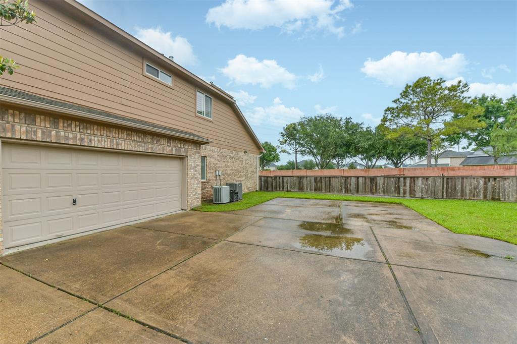 2401 Dry Bank Lane, Pearland, Texas image 43