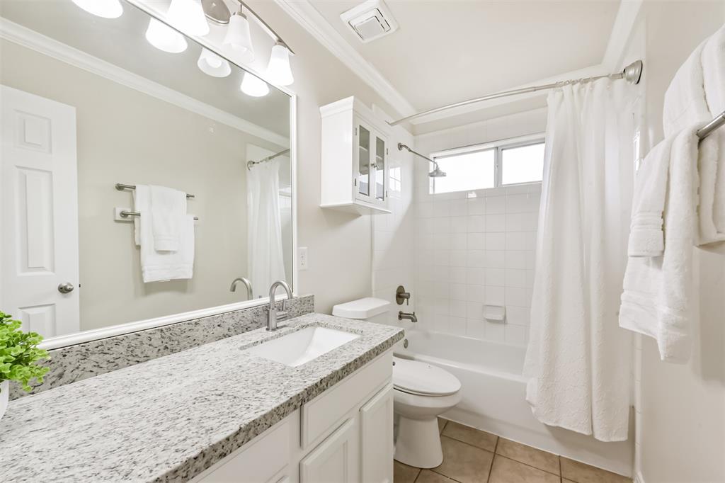 2401 Dry Bank Lane, Pearland, Texas image 36