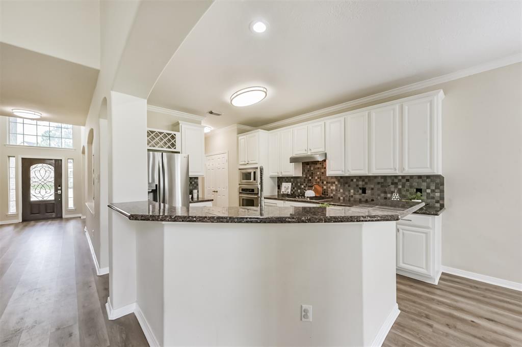 2401 Dry Bank Lane, Pearland, Texas image 7
